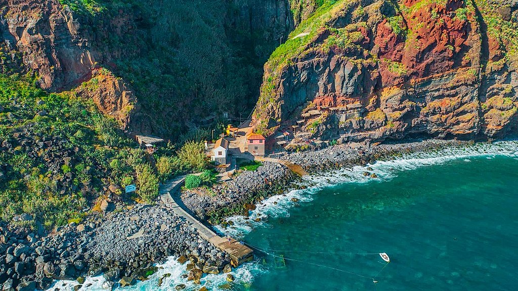 Private Jeanneau Leader 9 Yacht Experience in Madeira