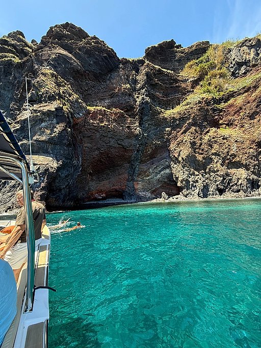 Private Jeanneau Leader 9 Yacht Experience in Madeira