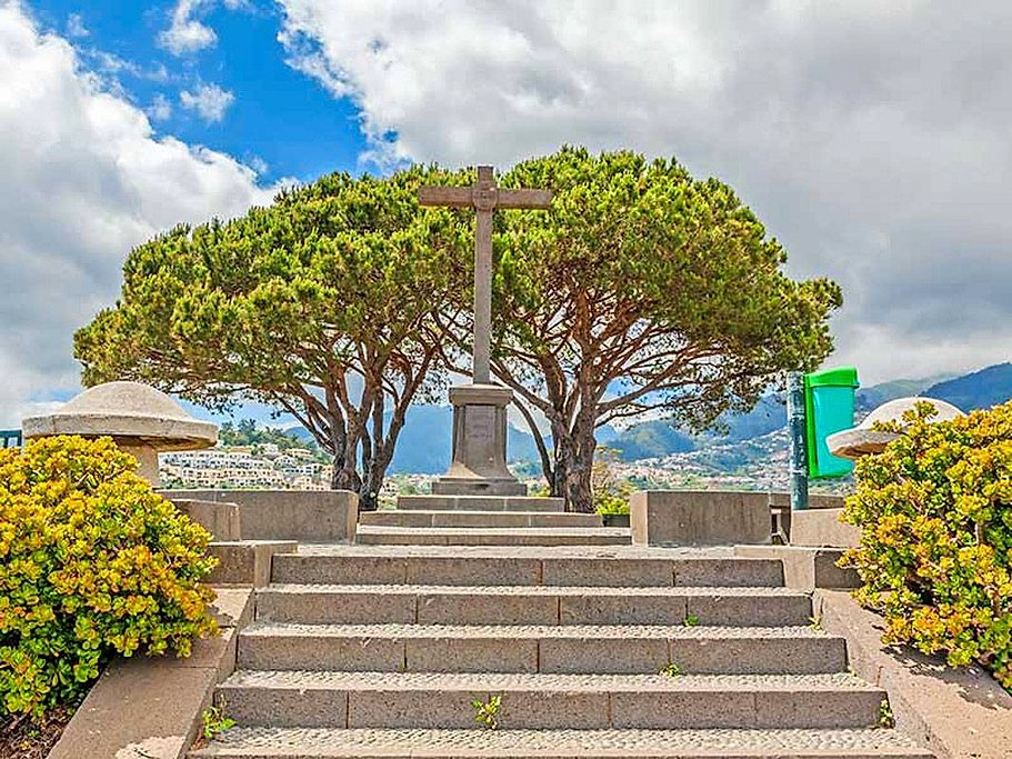 Madeira Highlights: Mountains & Nuns Valley Half-Day Tour