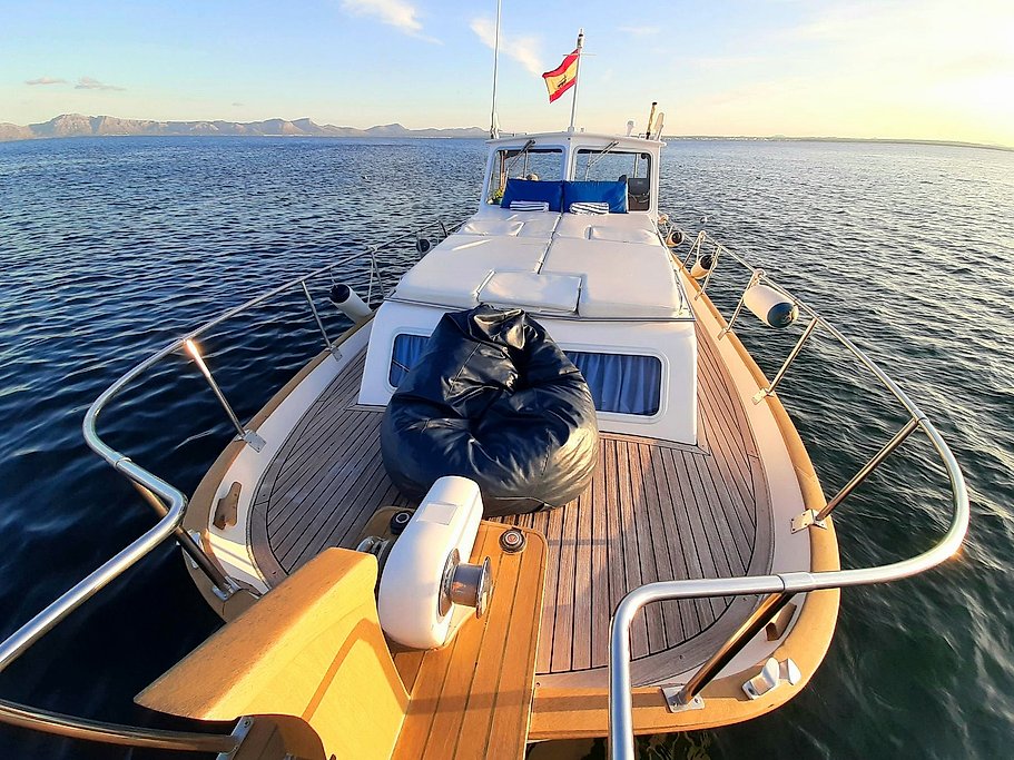 Private Tapas Boat Tour in Alcudia Bay