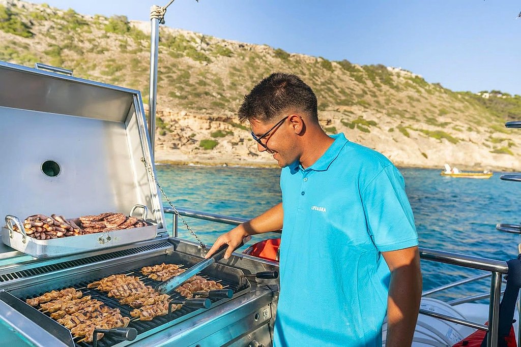 Catamaran Sunset Tour with BBQ in S'Arenal
