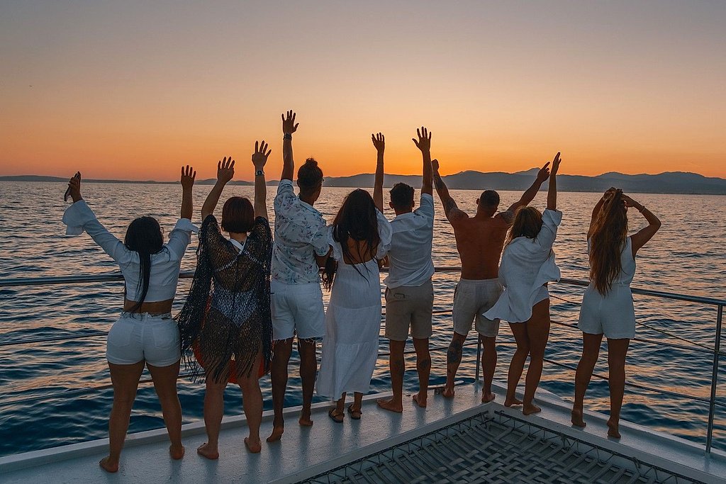 Catamaran Sunset Tour with BBQ in S'Arenal